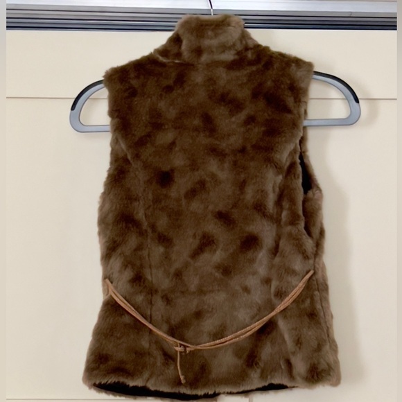 Zara girl faux fur vest size L - Picture 2 of 3